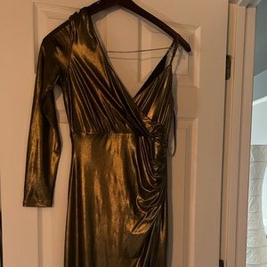 Flattering one sleeve gown slit on one side just above knee